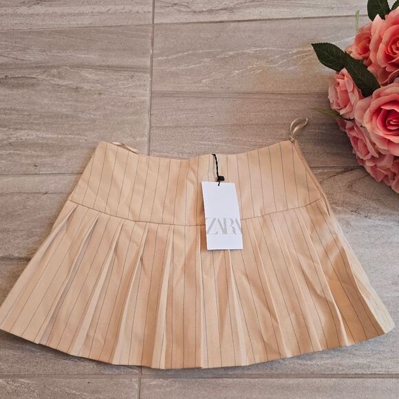 ZARA Box Pleat Skorts NWT - Picture 1 of 12
